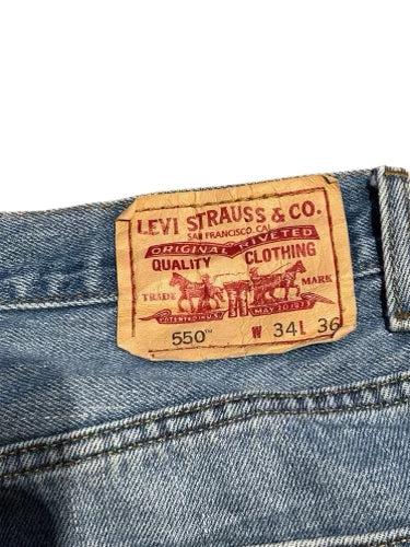 Vintage Relaxed Levi 550 medium wash W36 L32